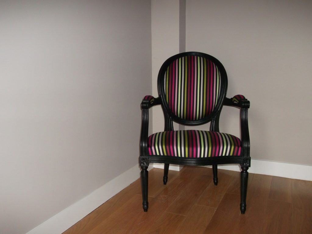 fauteuil4-maison- abat-jour- tapissier-home-design-artisanat-artisan-fauteuil-abajouriste-ile-de-france-noiseau